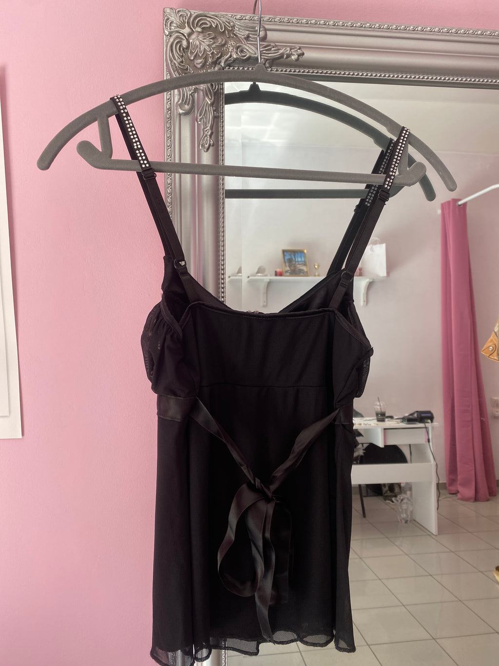 Black classic cami top