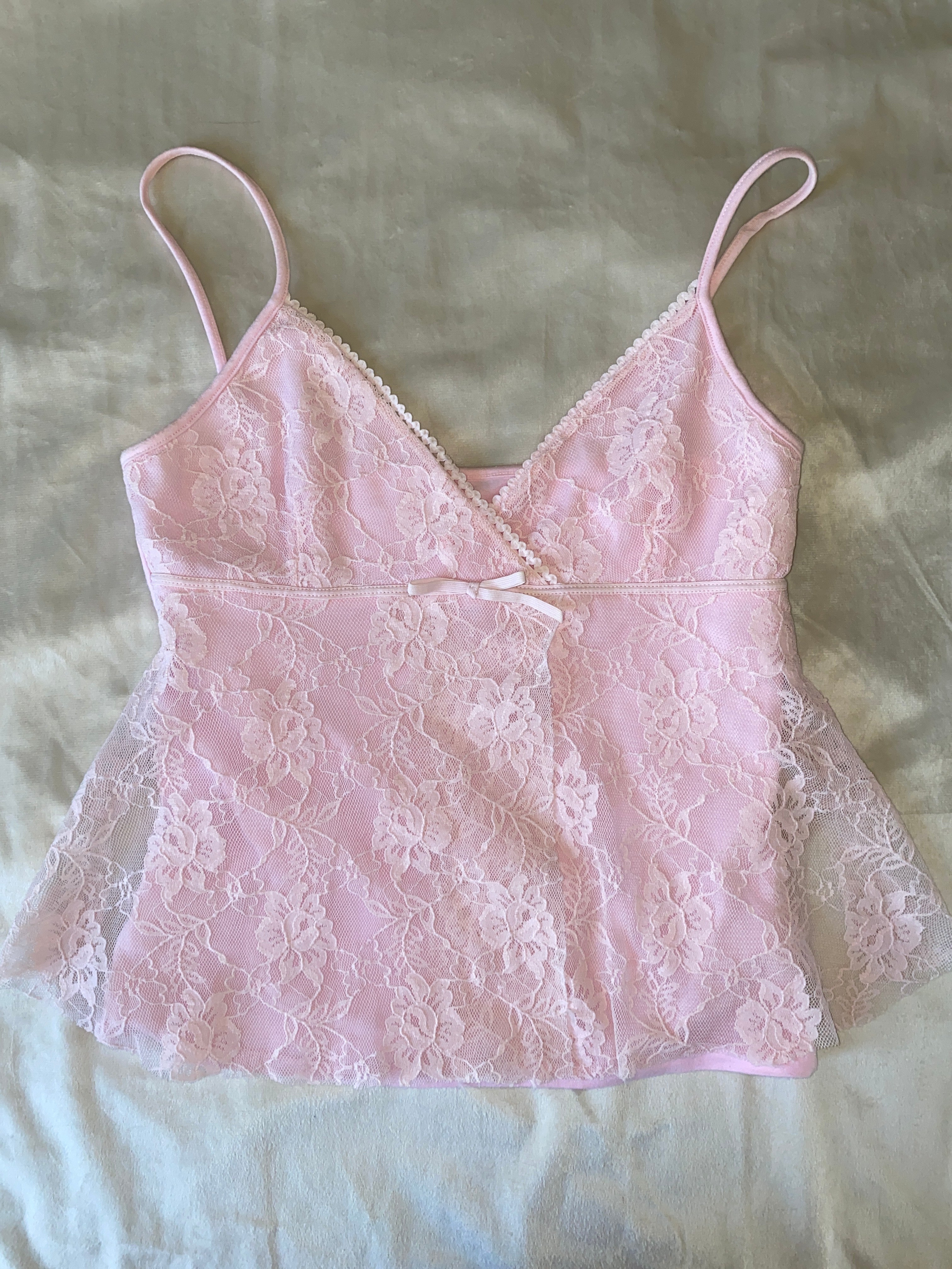 2000s baby pink cami top