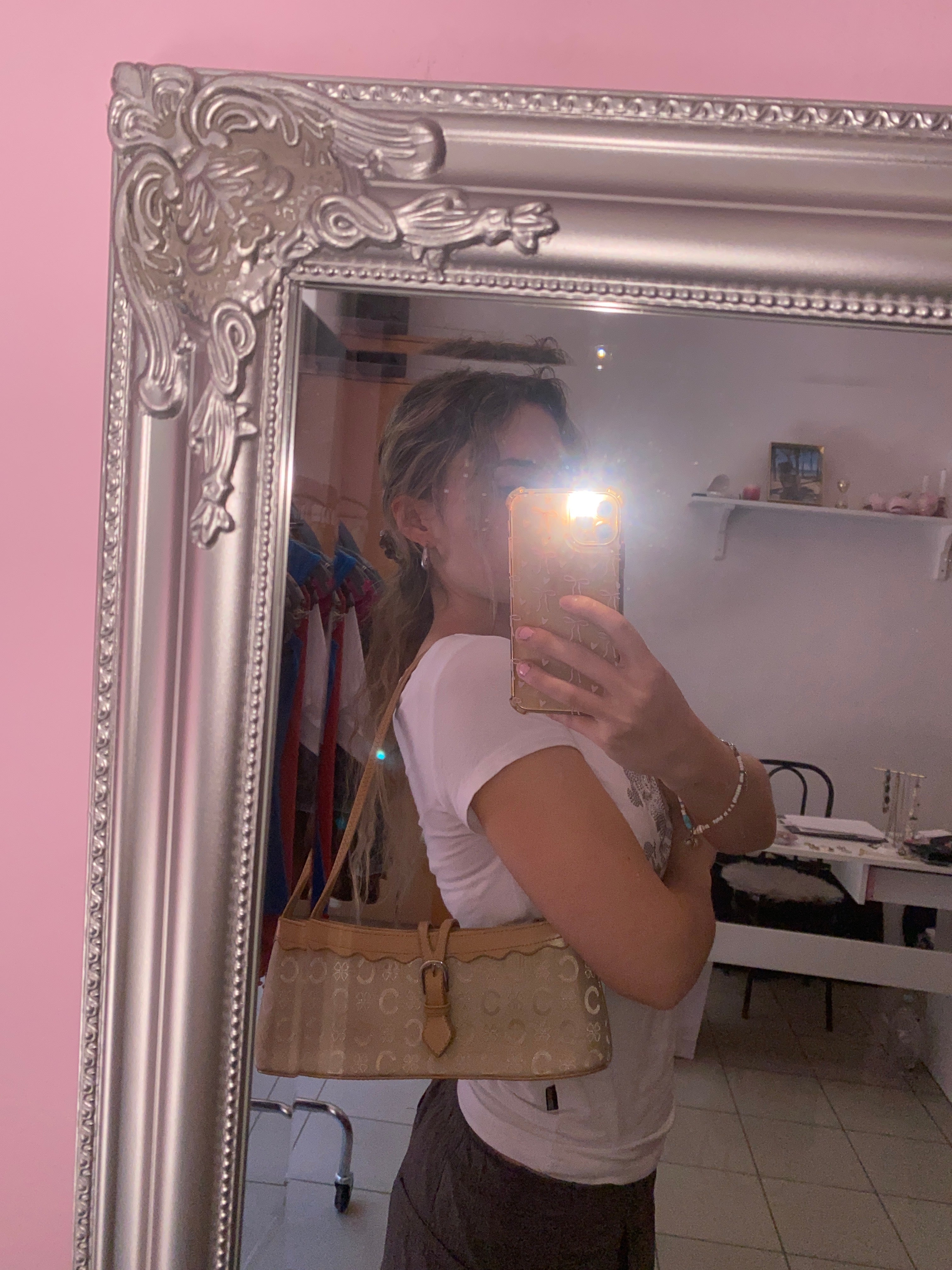 Vintage beige shoulder bag