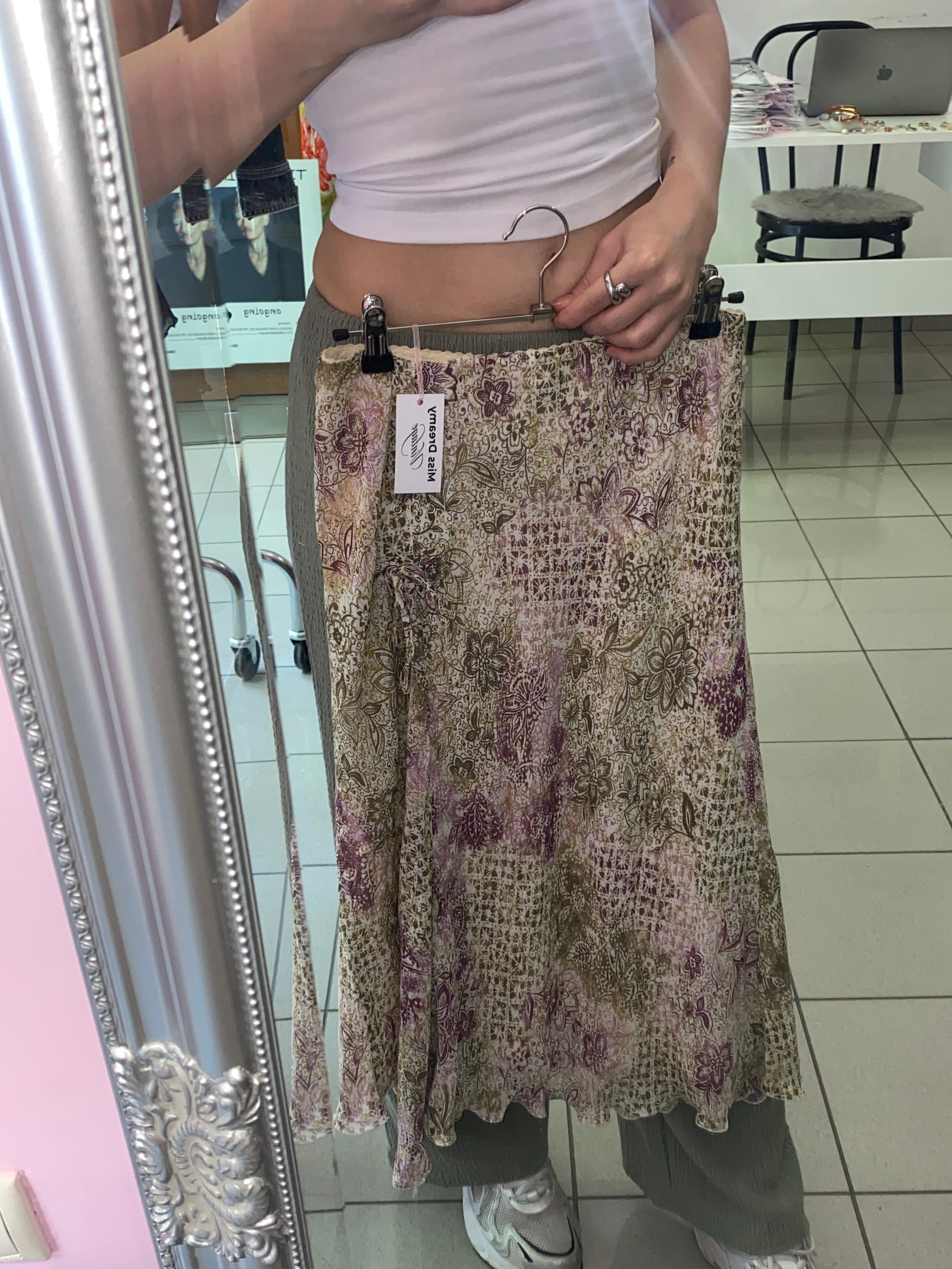 Vintage flowy midi skirt