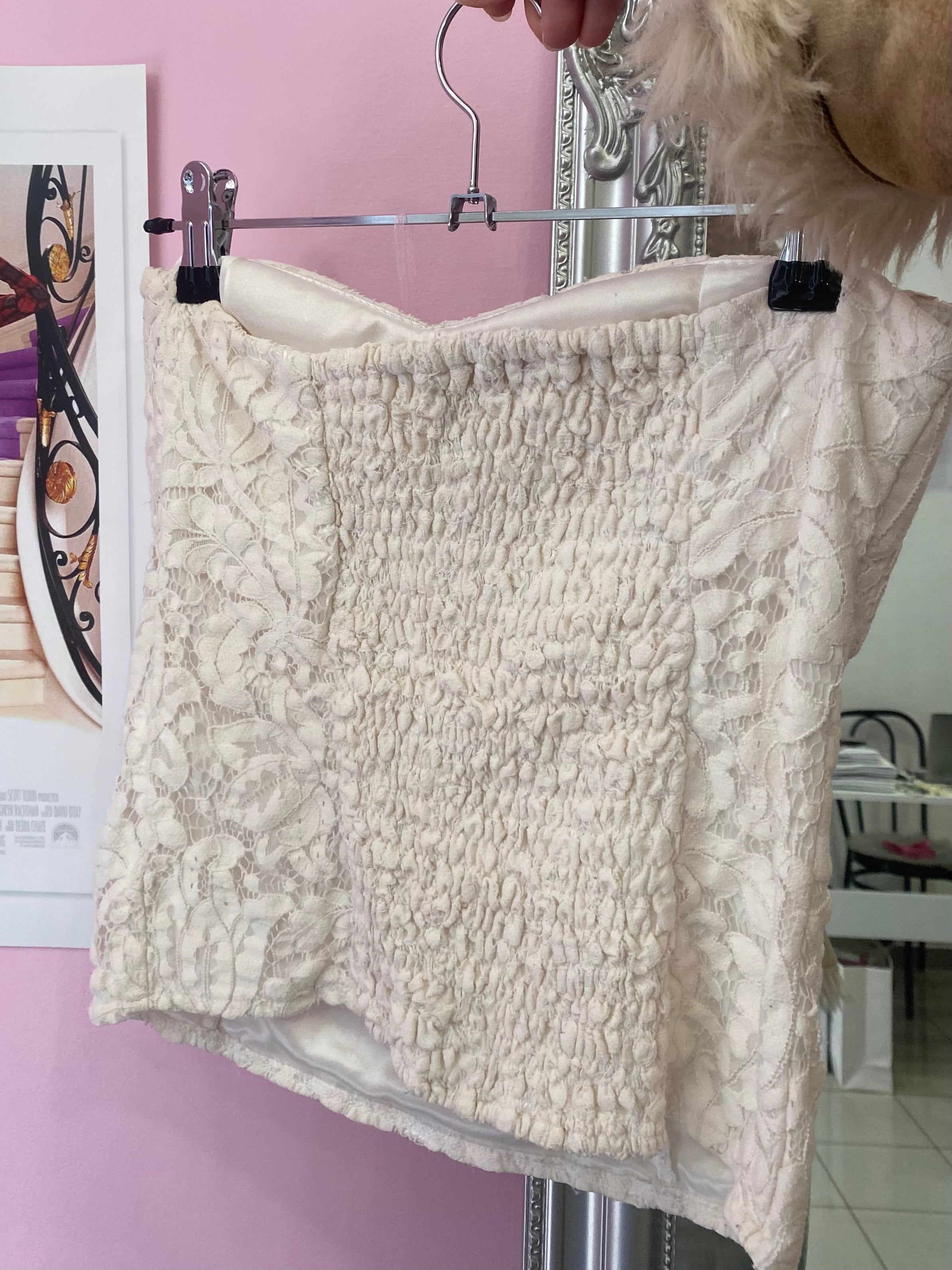 White lace sleeveless top