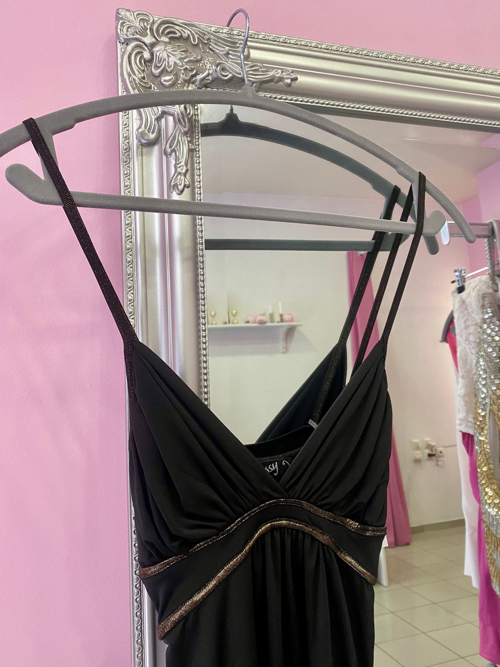 Black classic cami top