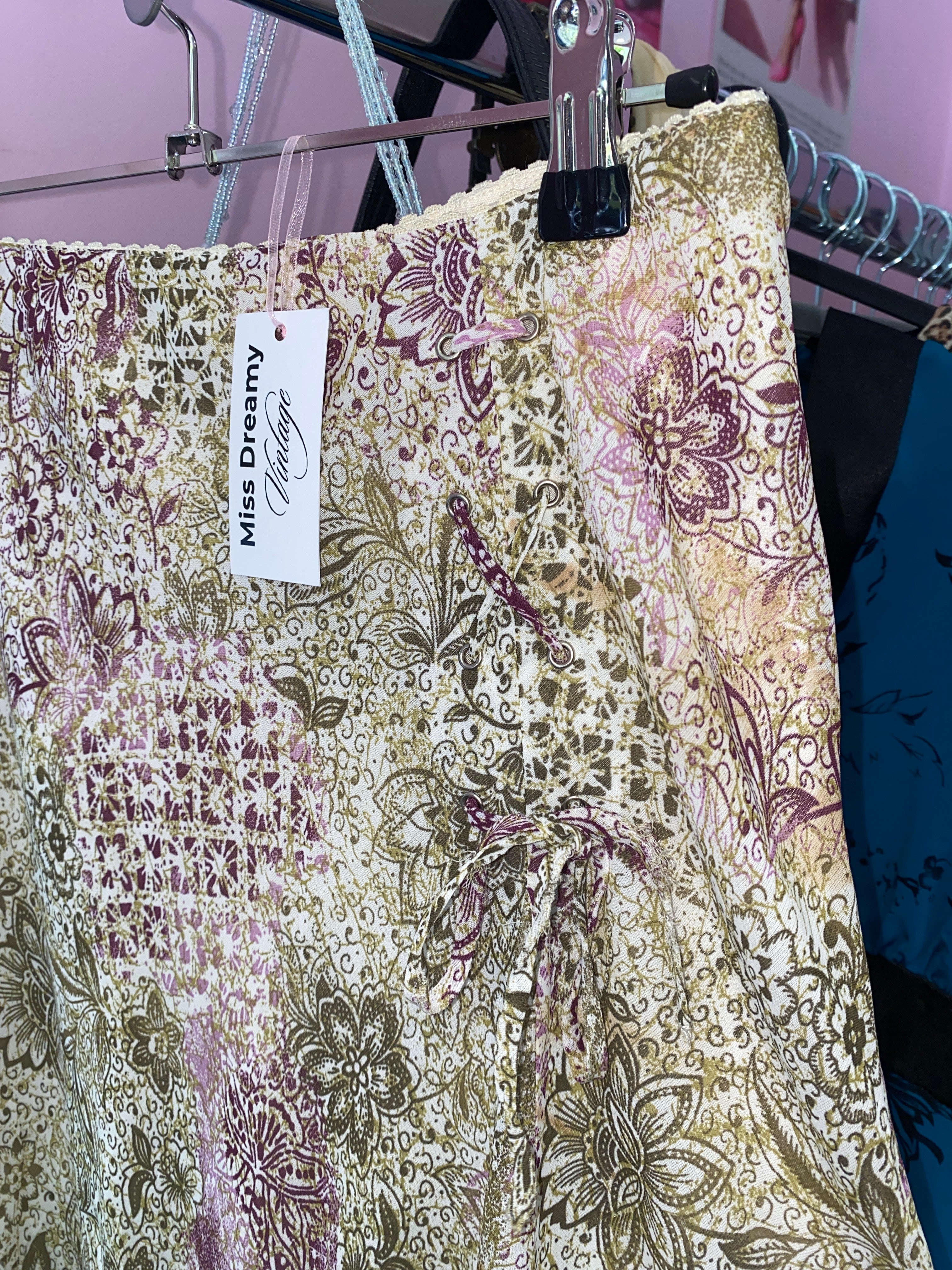 Vintage flowy midi skirt