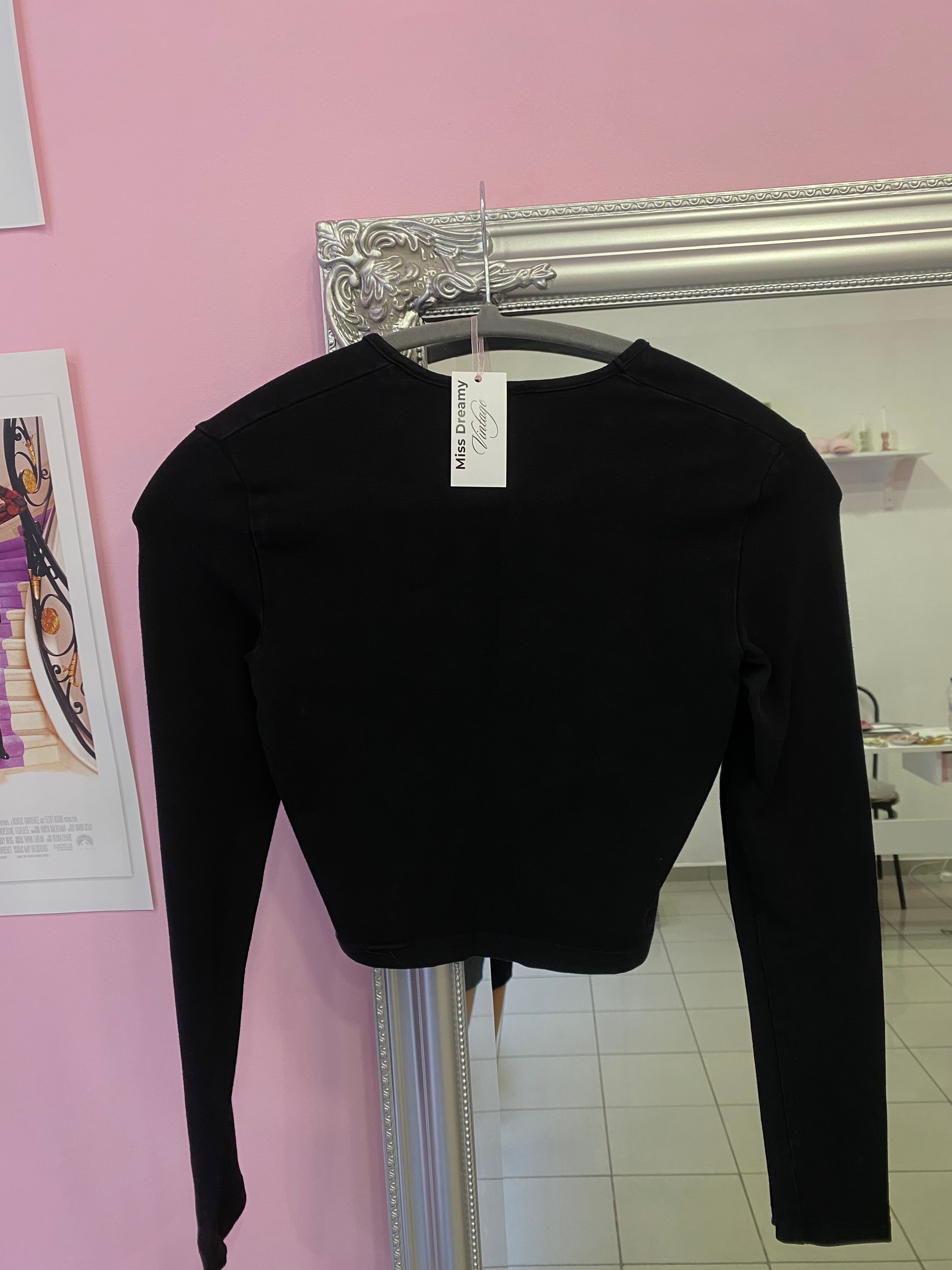 Cropped long sleeve top