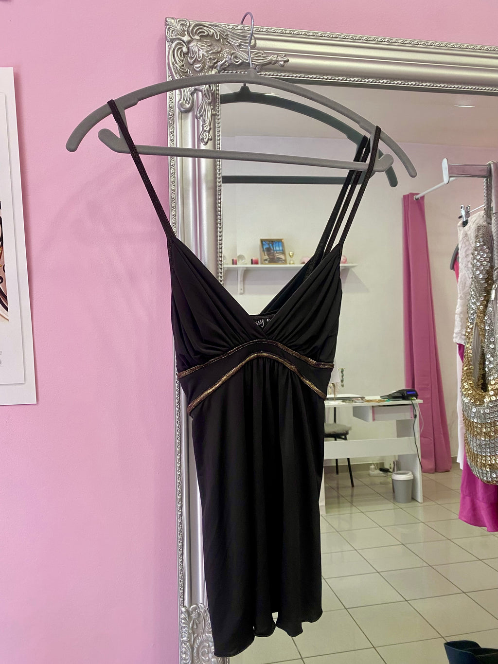 Black classic cami top