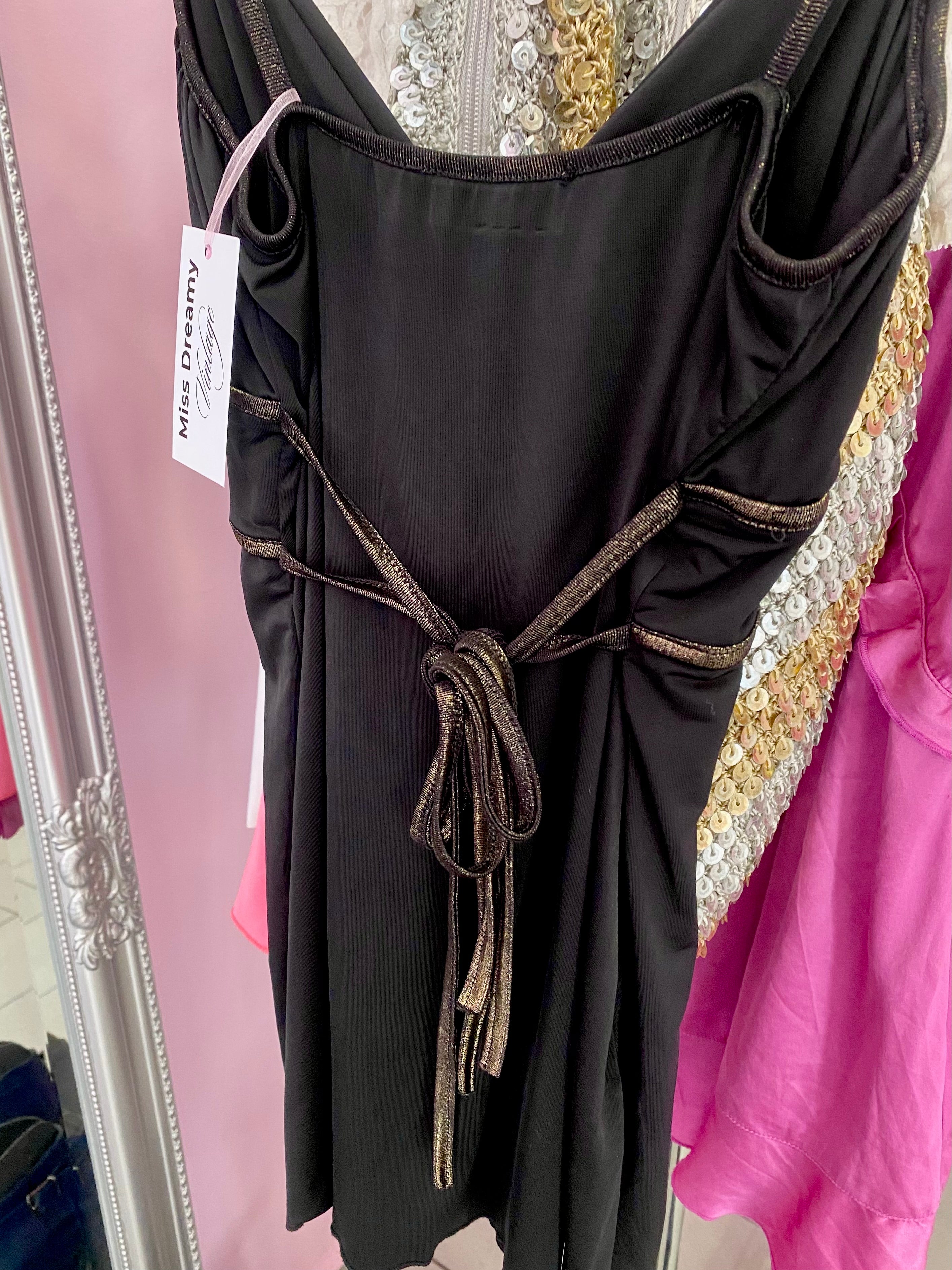 Black classic cami top