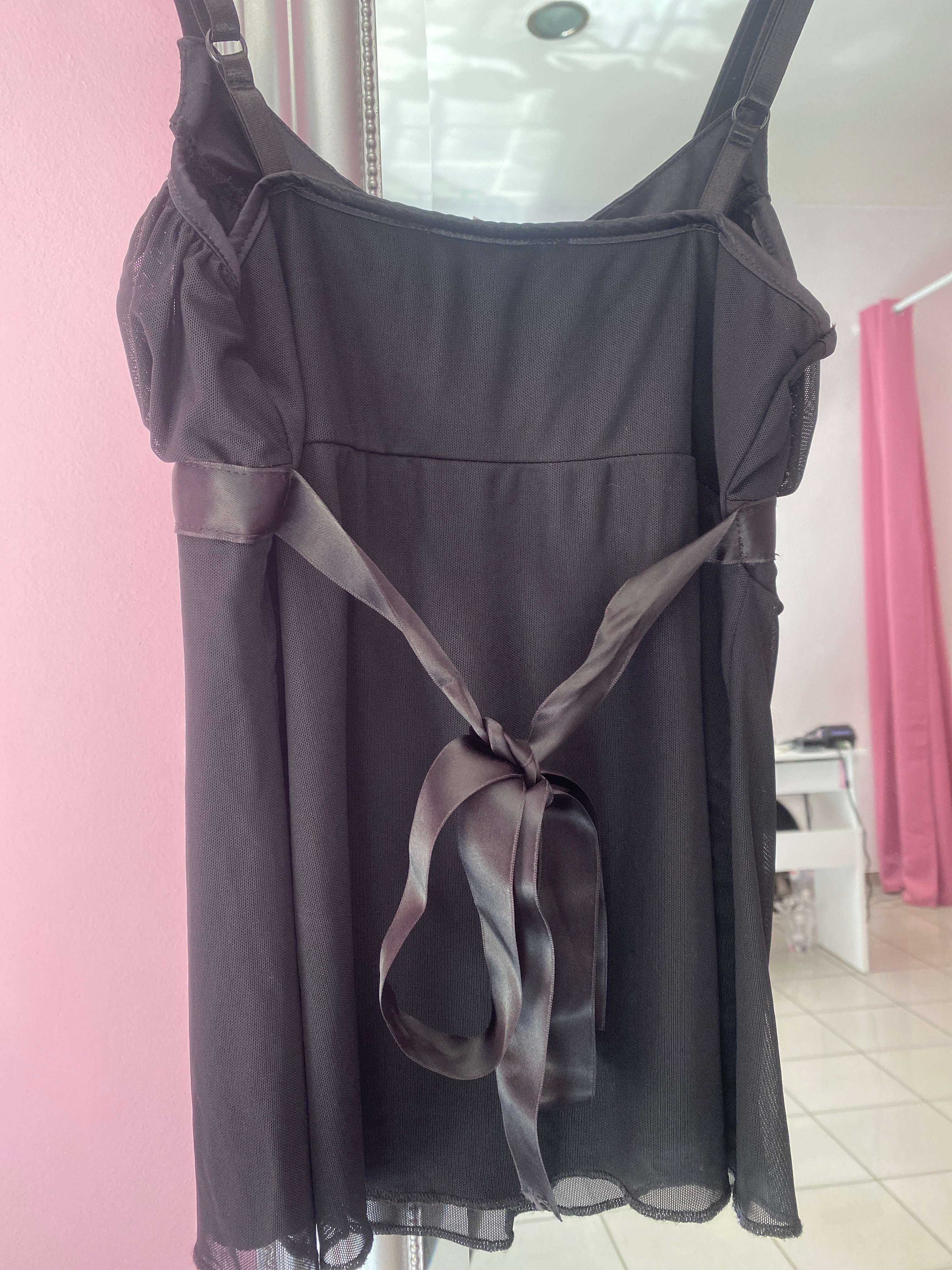 Black classic cami top