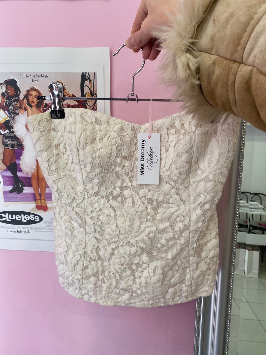 White lace sleeveless top