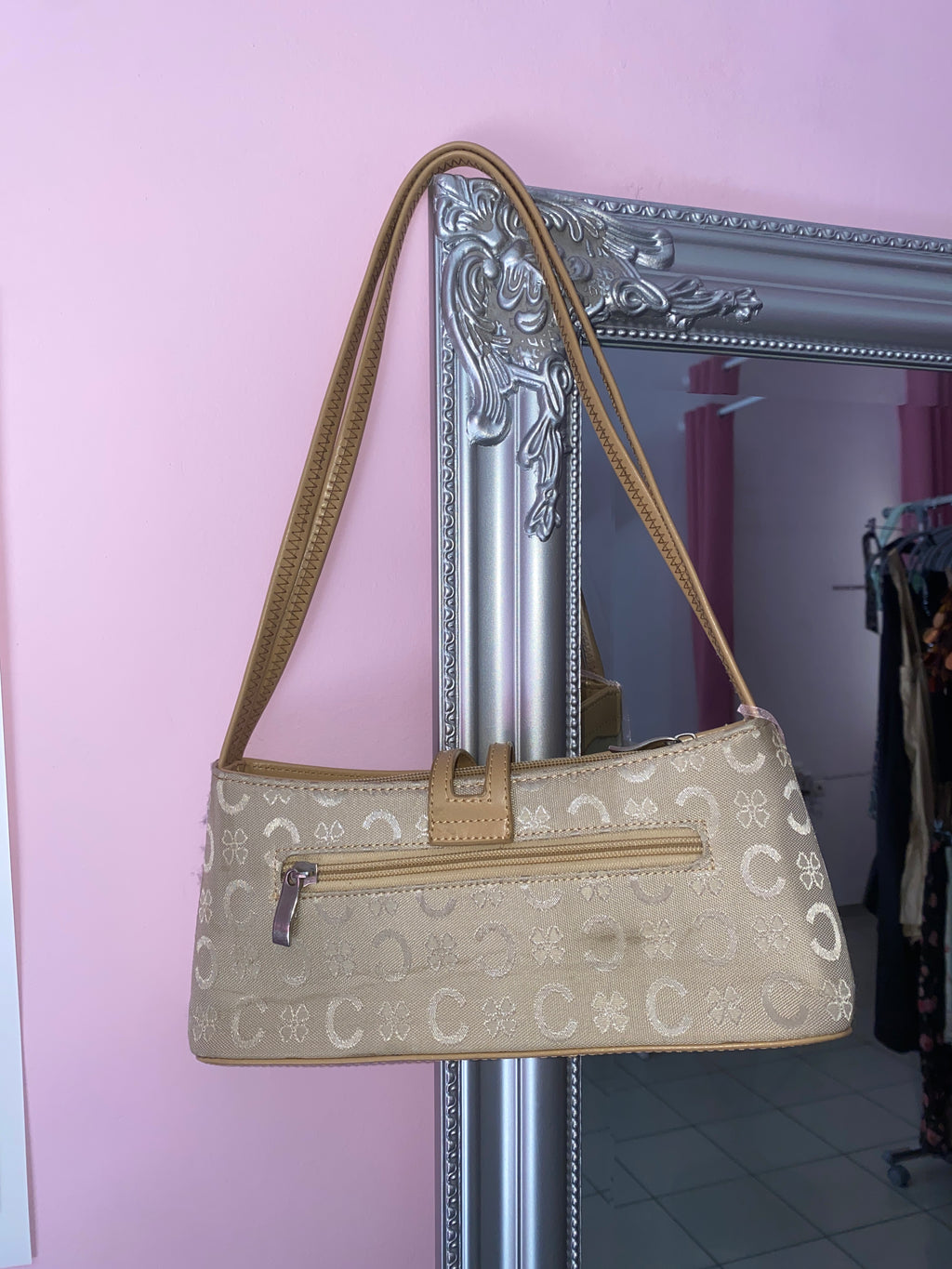Vintage beige shoulder bag