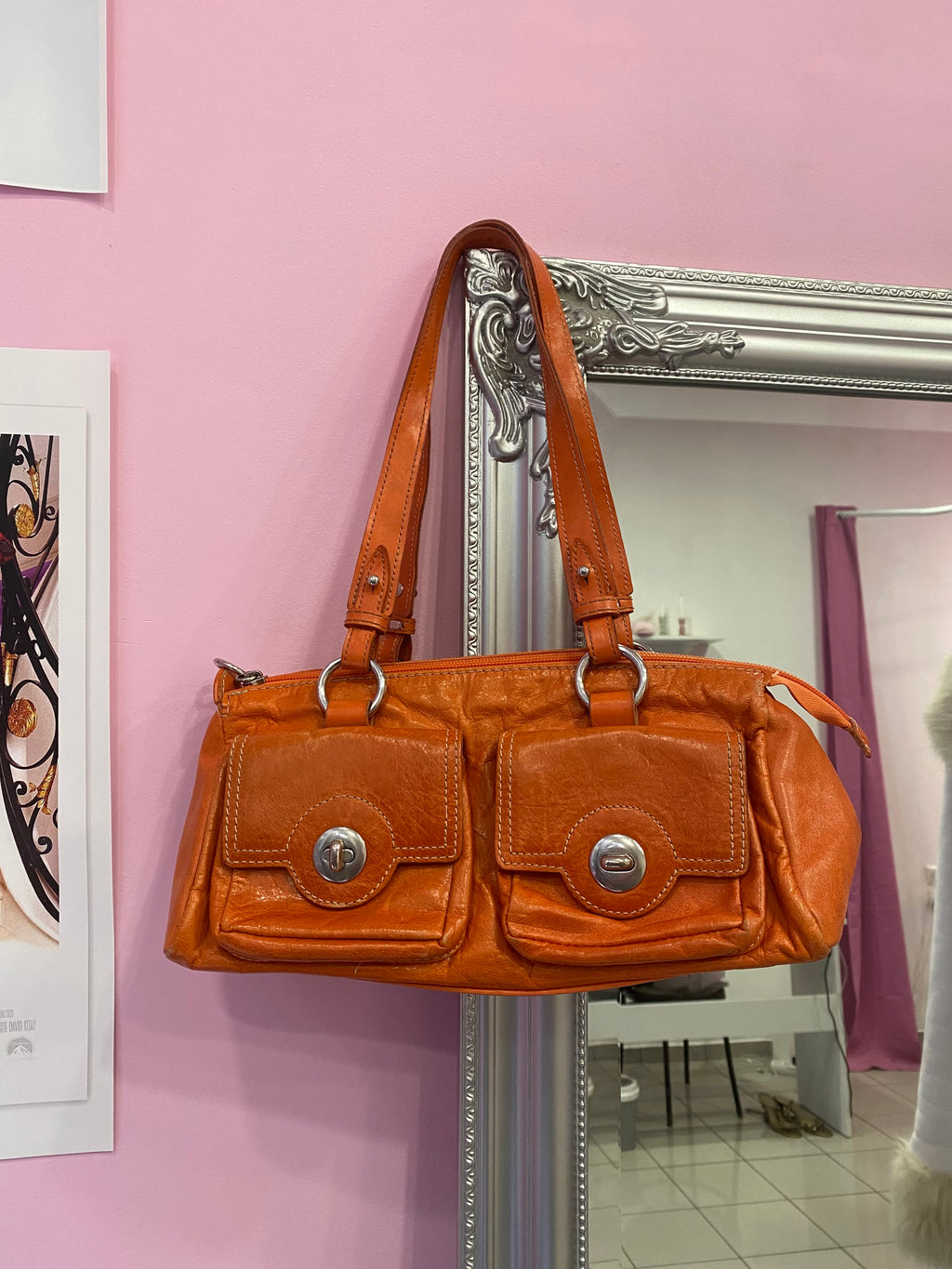 Leather shoulder bag